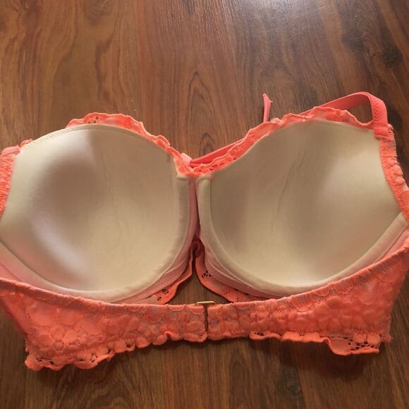 Victoria’s Secret peach lace swimsuit bikini top. Size .34 D - Picture 7 of 8